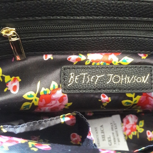 NWT Betsey Johnson Bow Bucket Sholder Bag Purse - Picture 6 of 8